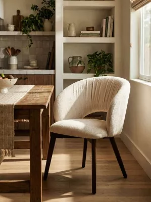 Стул ПИОЛА (PIOLA), цвет СВЕТЛО-БЕЖЕВЫЙ CITY-102, букле / ОРЕХ каркас,  ®DISAUR