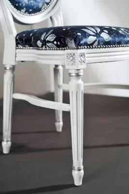 3246/SR Стул, P66 белый с патиной и серебряными деталями / ткань UPH GENE 3057 LIGHT BLUE СКИДКА 50%