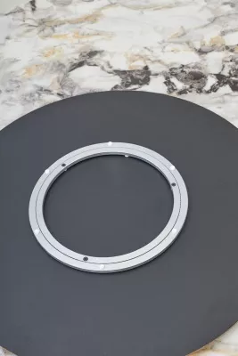 Стол КОЛИЗЕЙ D140 ARCTIC OCEAN, Белый мрамор, керамика / Черный каркас М-City