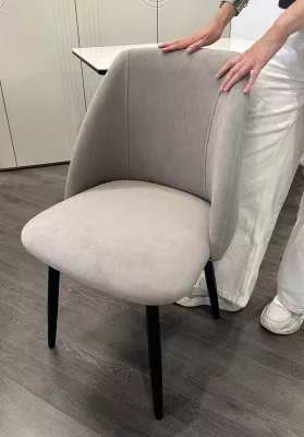 Стул ПЬЕР цвет Marseille-16 Капучино, велюр / Черный каркас