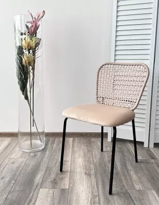 Стул JUNO G062-03 светлый беж, велюр / черный каркас М-City