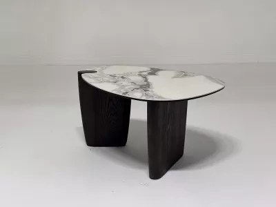 Стол кофейный DAG FENDI WHITE керамика на стекле/массив/ МДФ, облицованный дубовым шпоном ®DISAUR