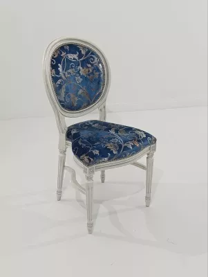 3246/SR Стул, P66 белый с патиной и серебряными деталями / ткань UPH GENE 3057 LIGHT BLUE СКИДКА 50%