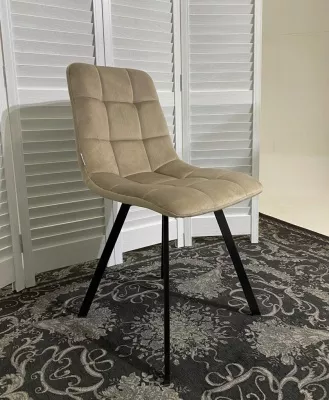 Стул ЧИЛИ ПРОФИЛЬ (CHILLI SQUARE) цвет бежевый BLUVEL-40, велюр / черный каркас